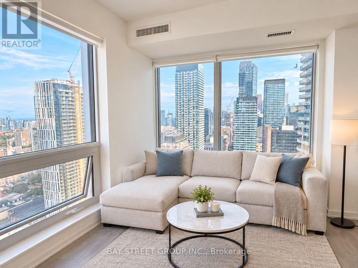 8 Wellesley Street West — photo 7