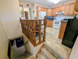 12 Tara-lee Cove, Winnipeg, MB R2G3A6 Photo 13