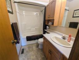 12 Tara-lee Cove, Winnipeg, MB R2G3A6 Photo 31