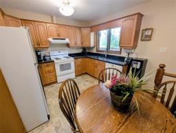 12 Tara-lee Cove, Winnipeg, MB R2G3A6 Photo 10