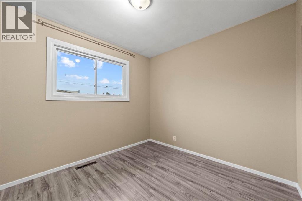 Listing photo – 4614 61 Street, Camrose