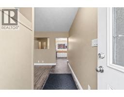 4pc Bathroom - 4614 61 Street, Camrose, AB T4V2H7 Photo 6
