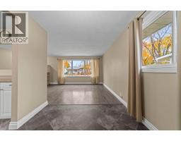 4pc Bathroom - 4614 61 Street, Camrose, AB T4V2H7 Photo 7