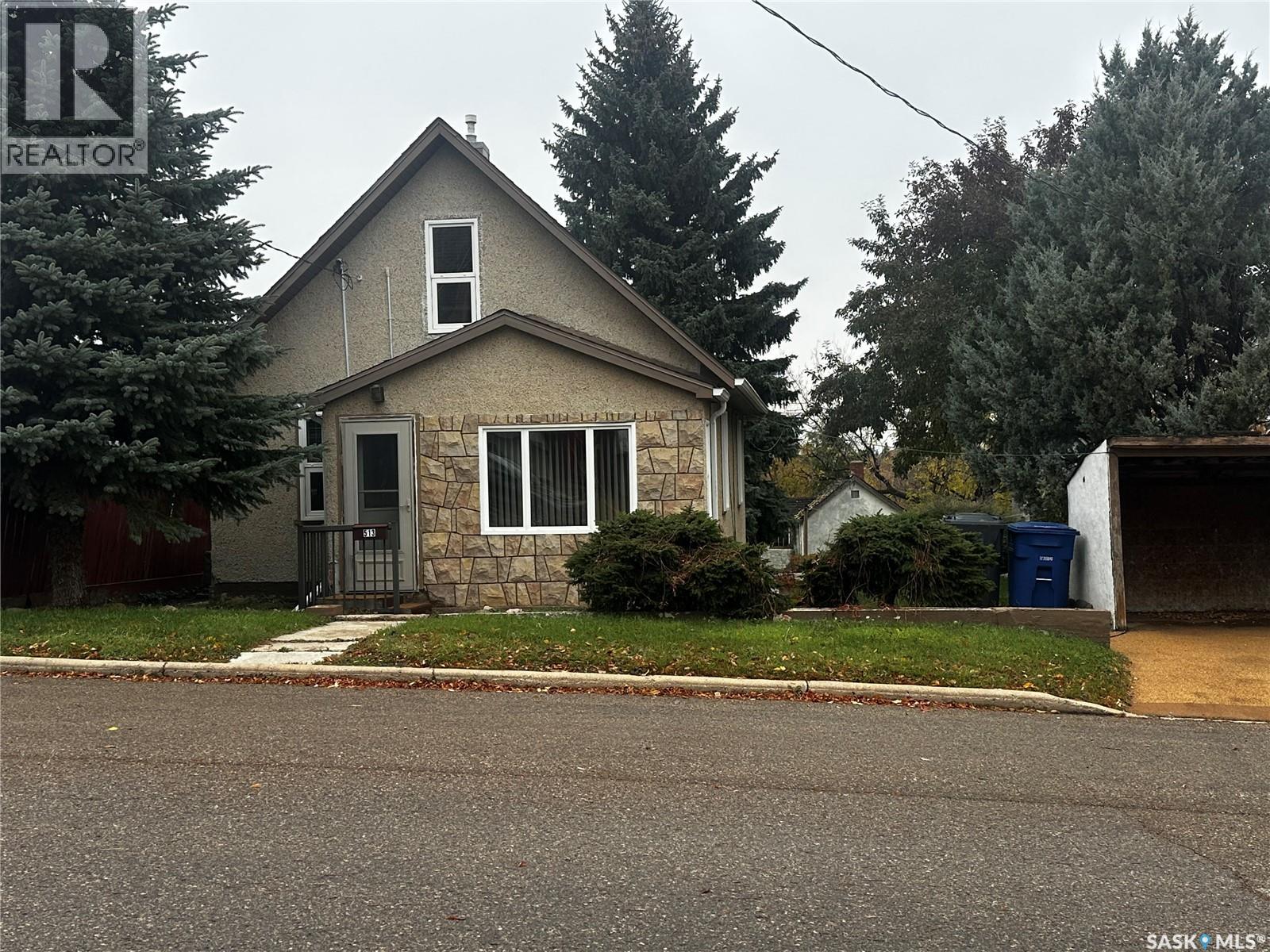 513 5th AVENUE SE, Weyburn