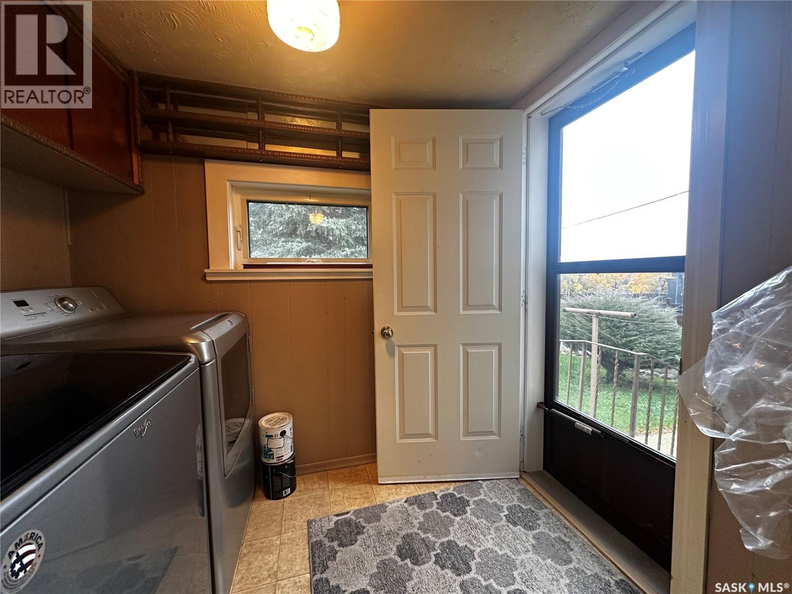 513 5th AVENUE SE, Weyburn — photo 10