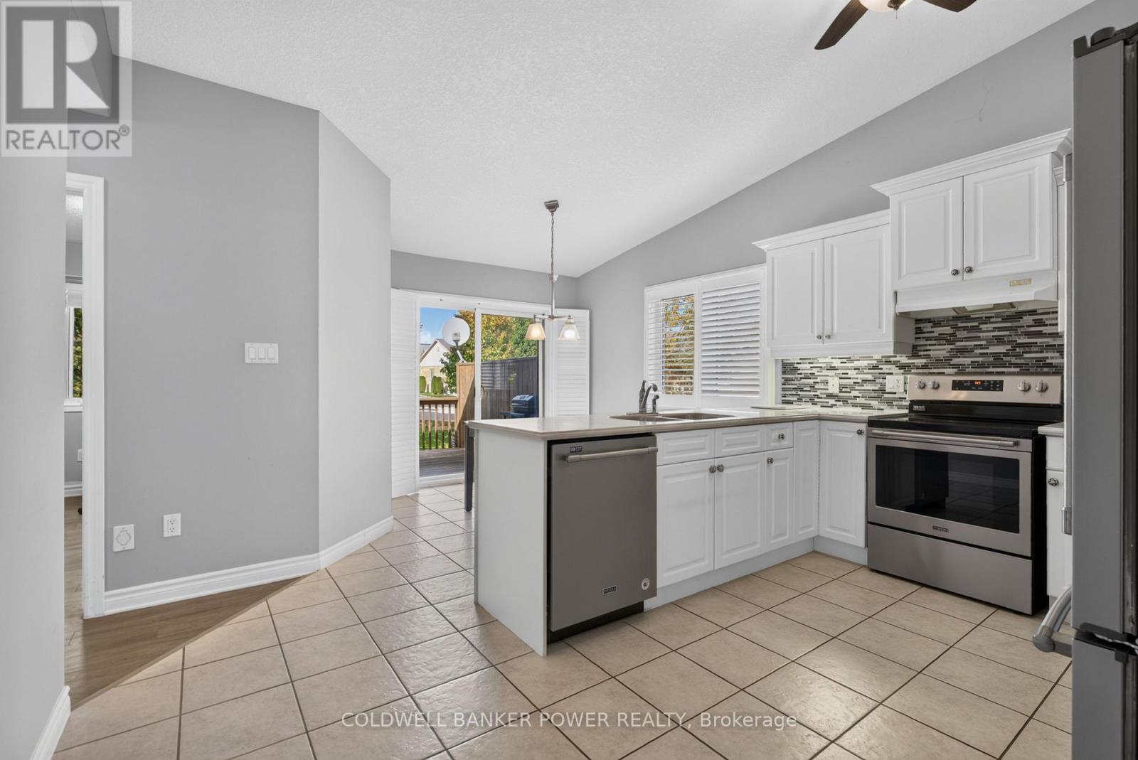 42 - 572 THISTLEWOOD DRIVE, London North (North C) — photo 11