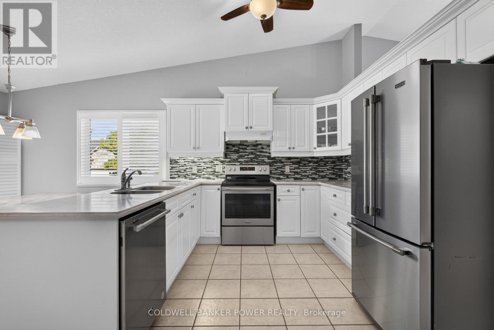 42 - 572 THISTLEWOOD DRIVE, London North (North C) — photo 12