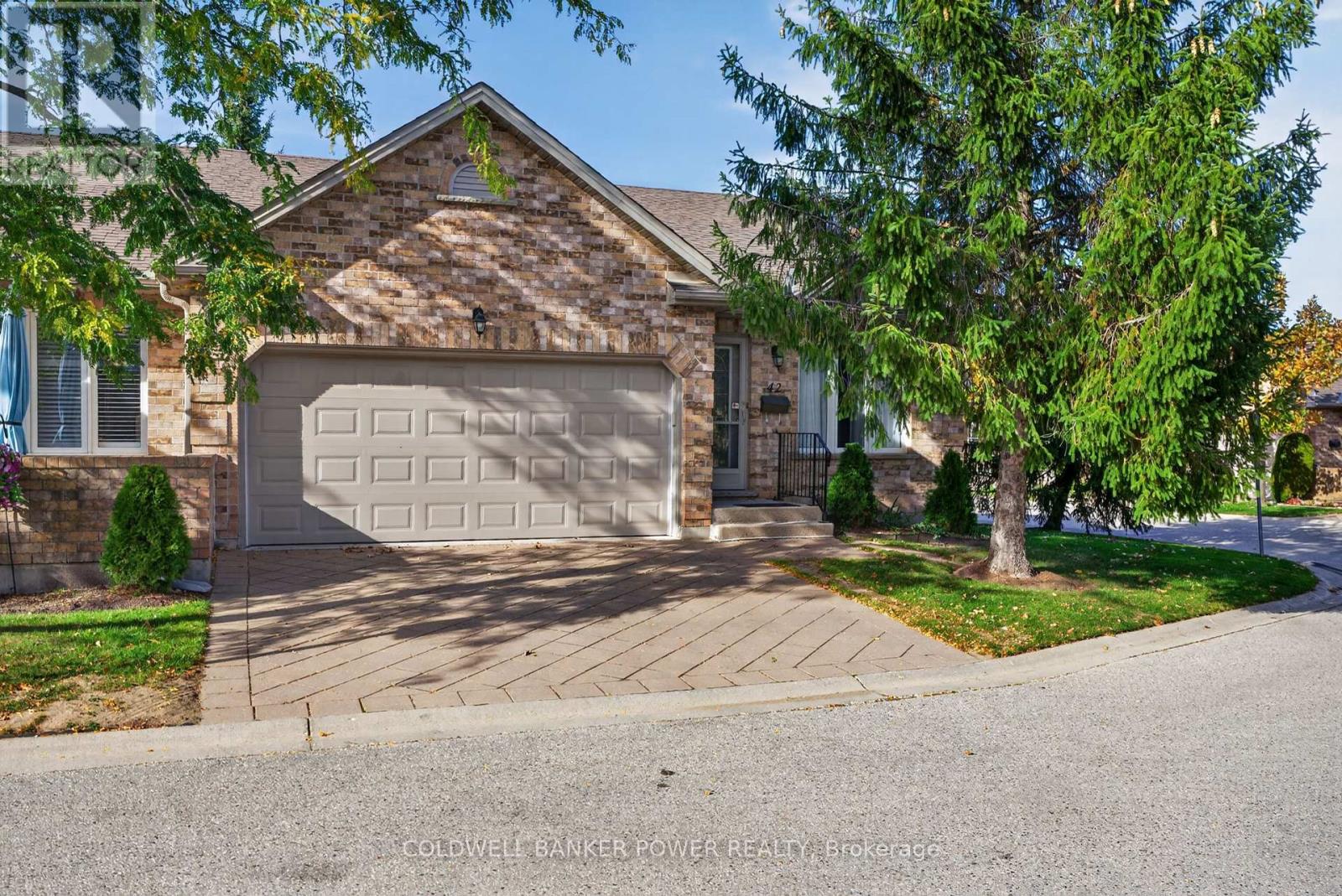 42 - 572 THISTLEWOOD DRIVE, London North (North C) — photo 2