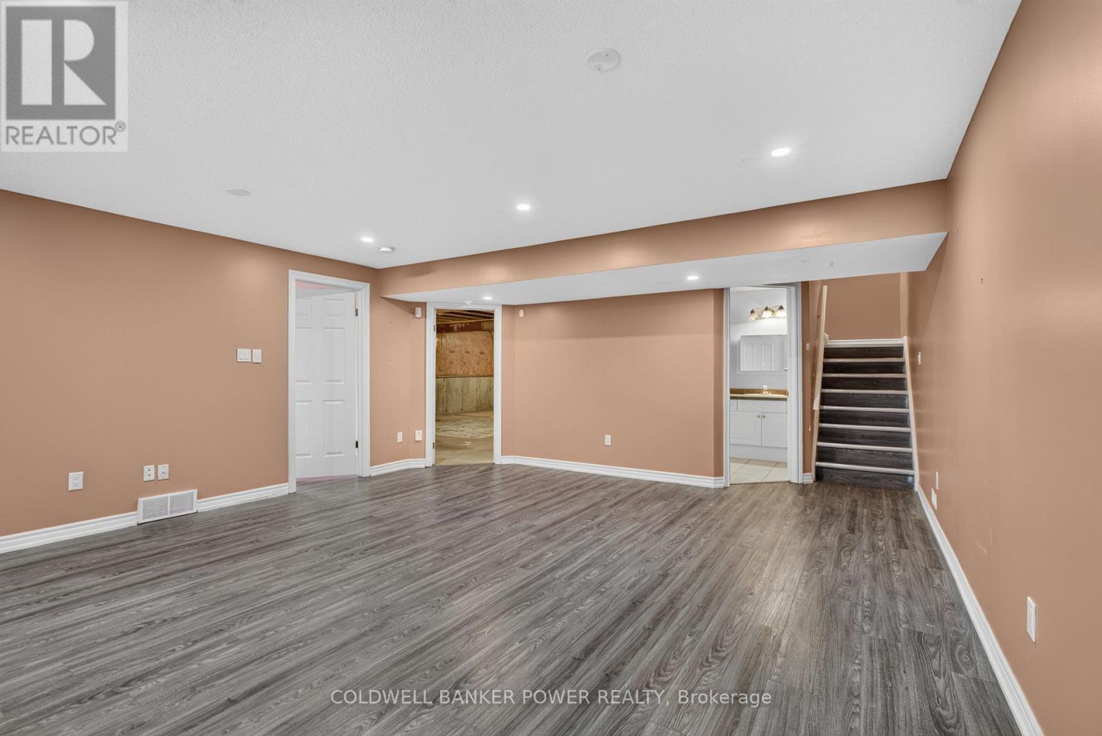 572 Thistlewood Drive — photo 25