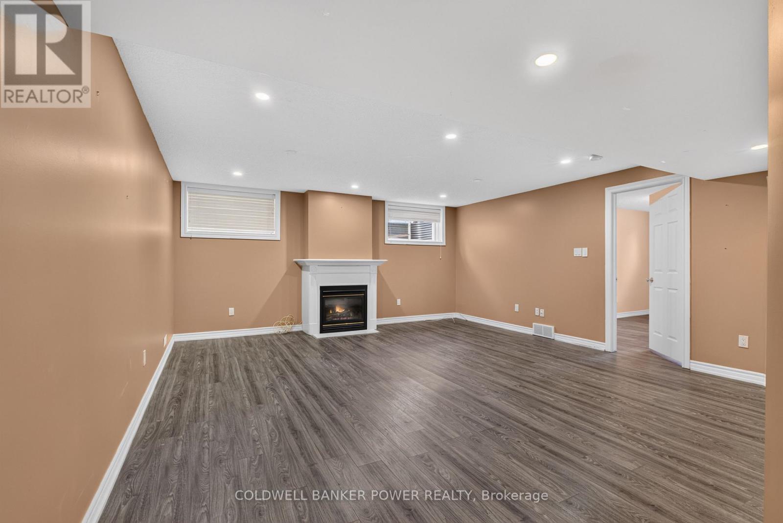 572 Thistlewood Drive — photo 27