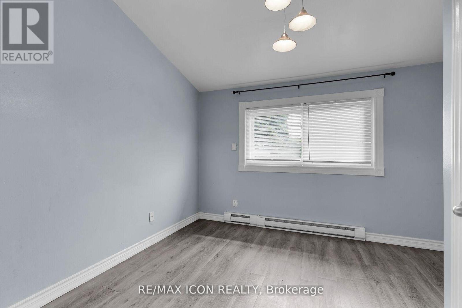 1090 Kipps Lane — photo 15