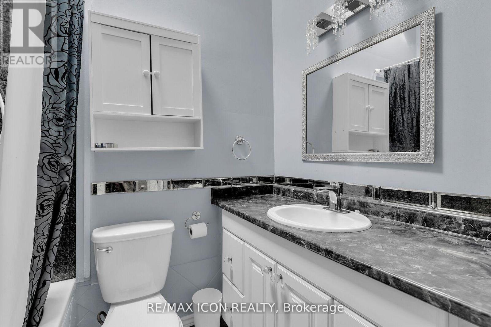 1090 Kipps Lane — photo 19