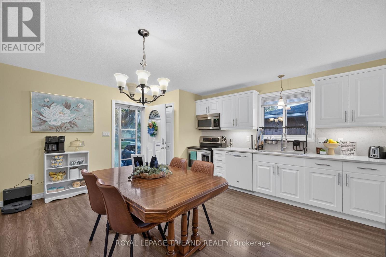 53 Stroud Crescent — photo 17