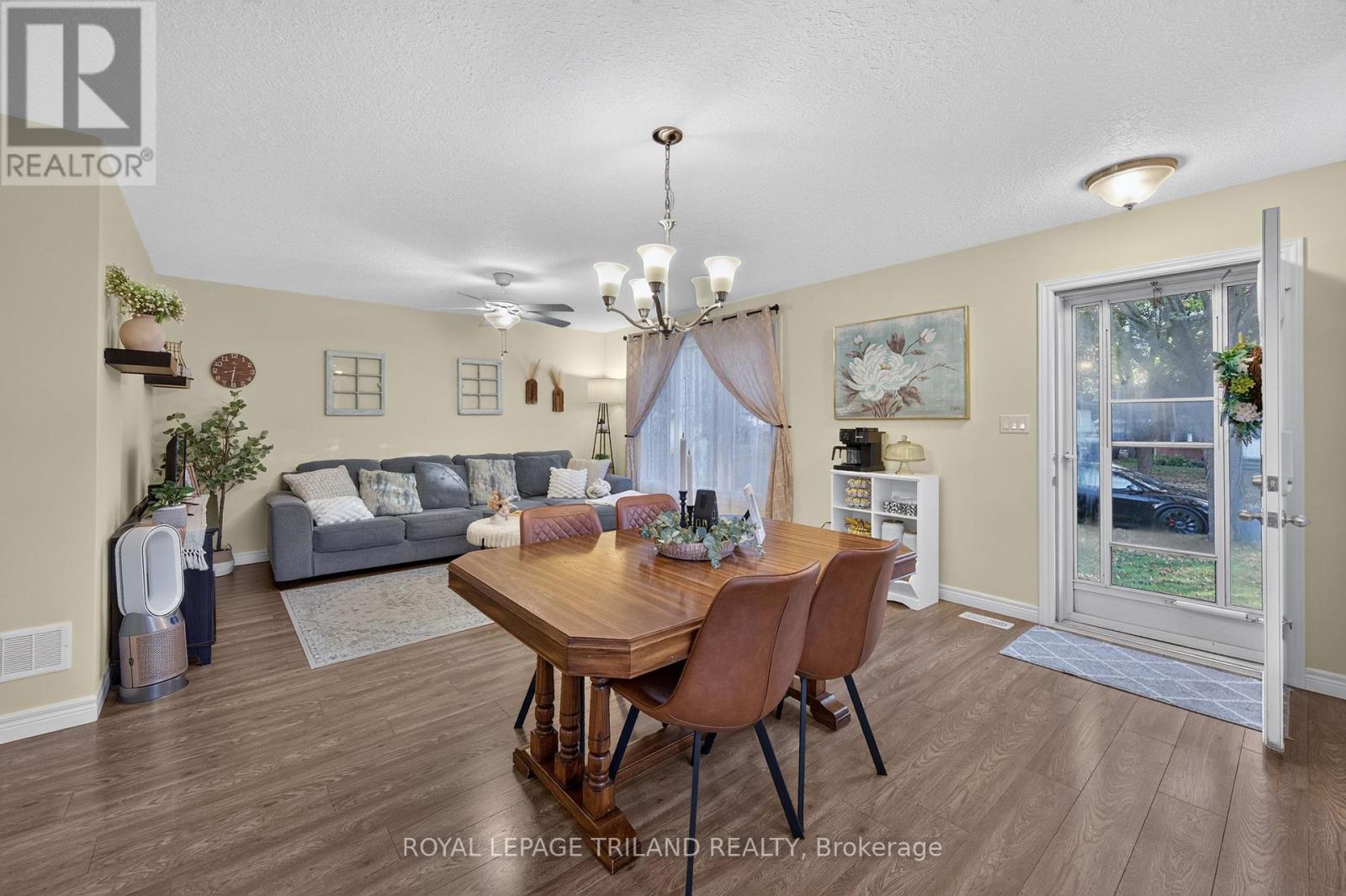 53 STROUD CRESCENT - 22