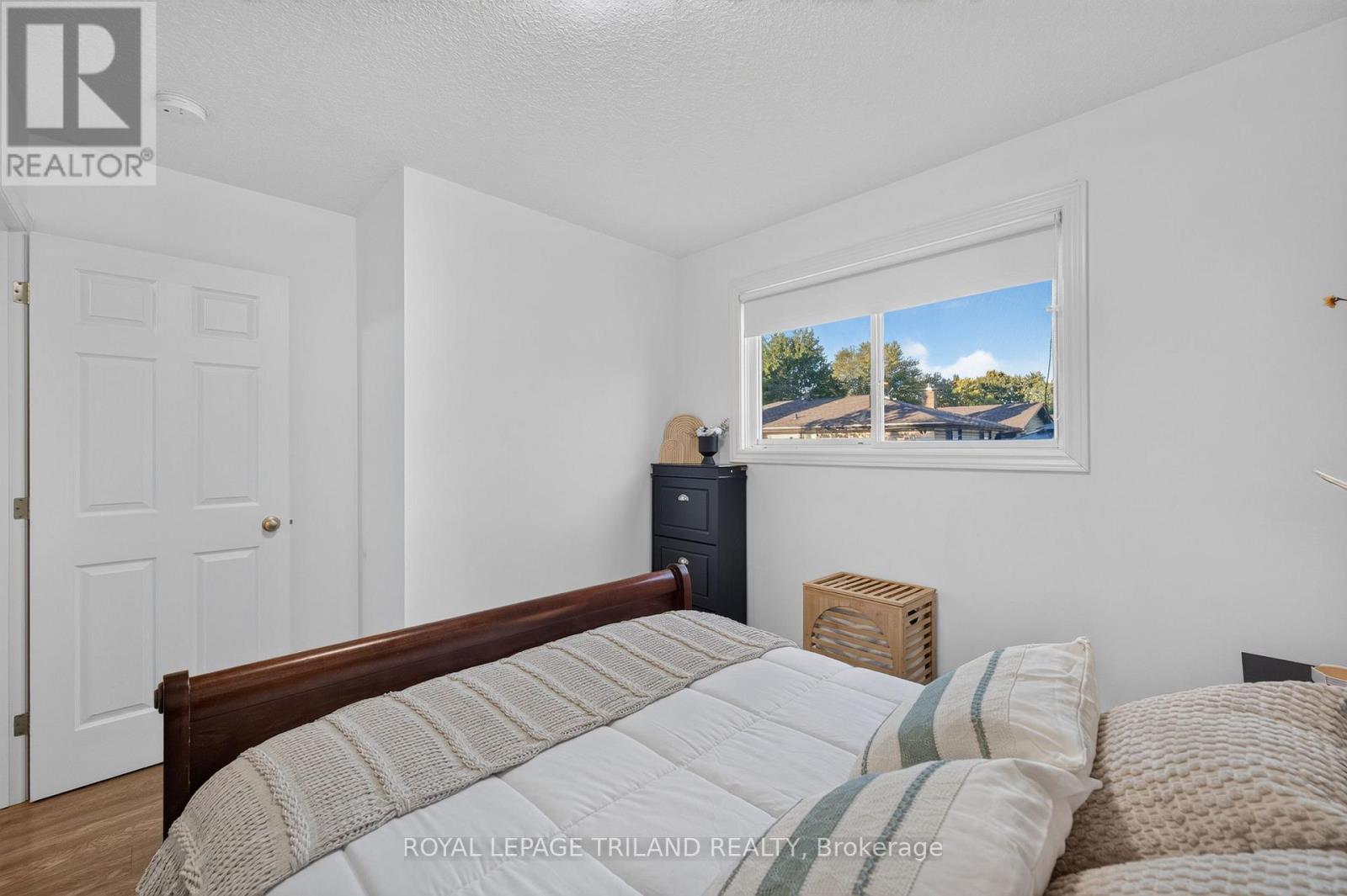 53 Stroud Crescent — photo 28