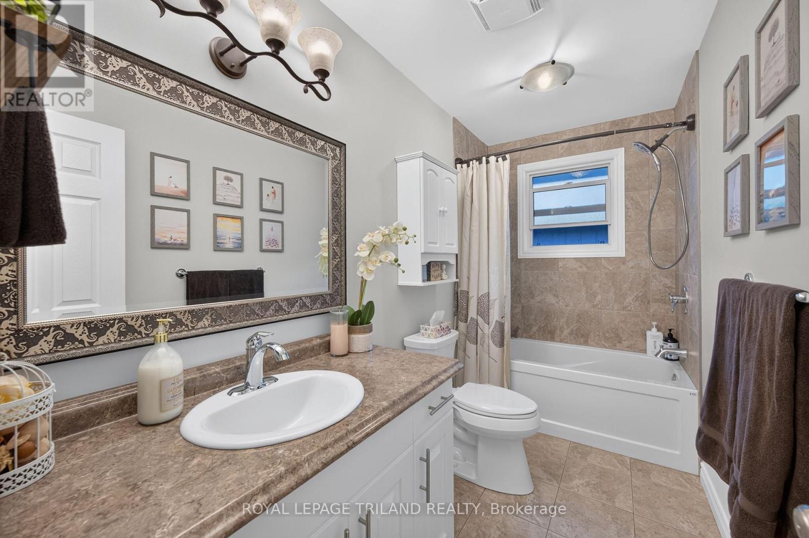 53 Stroud Crescent — photo 29