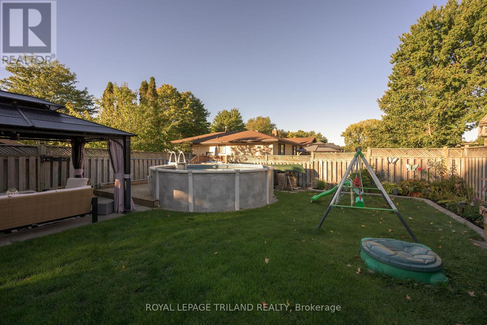 53 STROUD CRESCENT, London South (South X) — photo 4