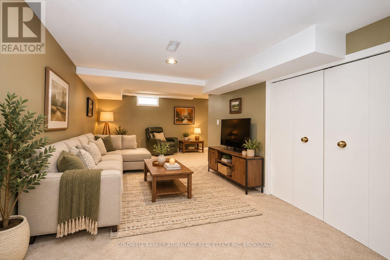 28 Dixon Crescent — photo 23