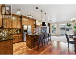 2050 47 Avenue SW - photo 6