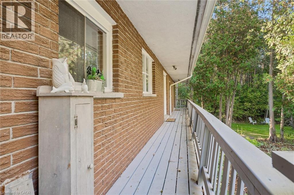 42 GREENWOOD Road - 35