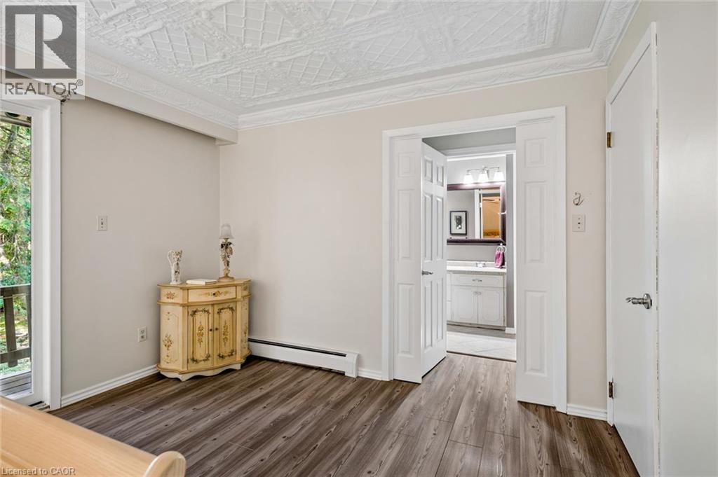 42 GREENWOOD Road - 20