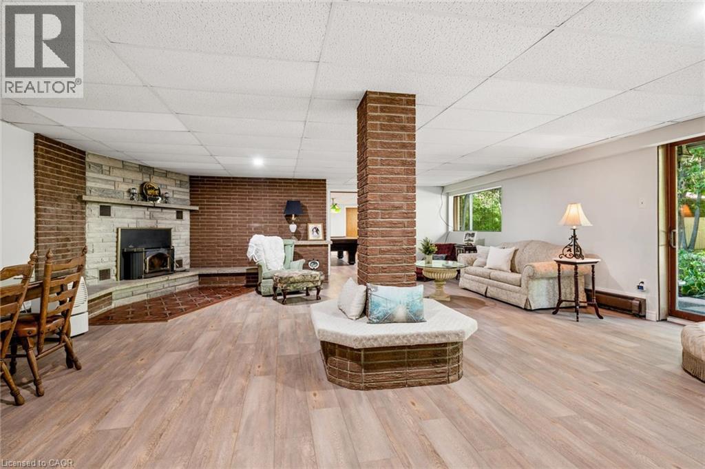 42 GREENWOOD Road - 26