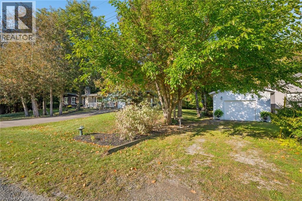42 GREENWOOD Road - 2