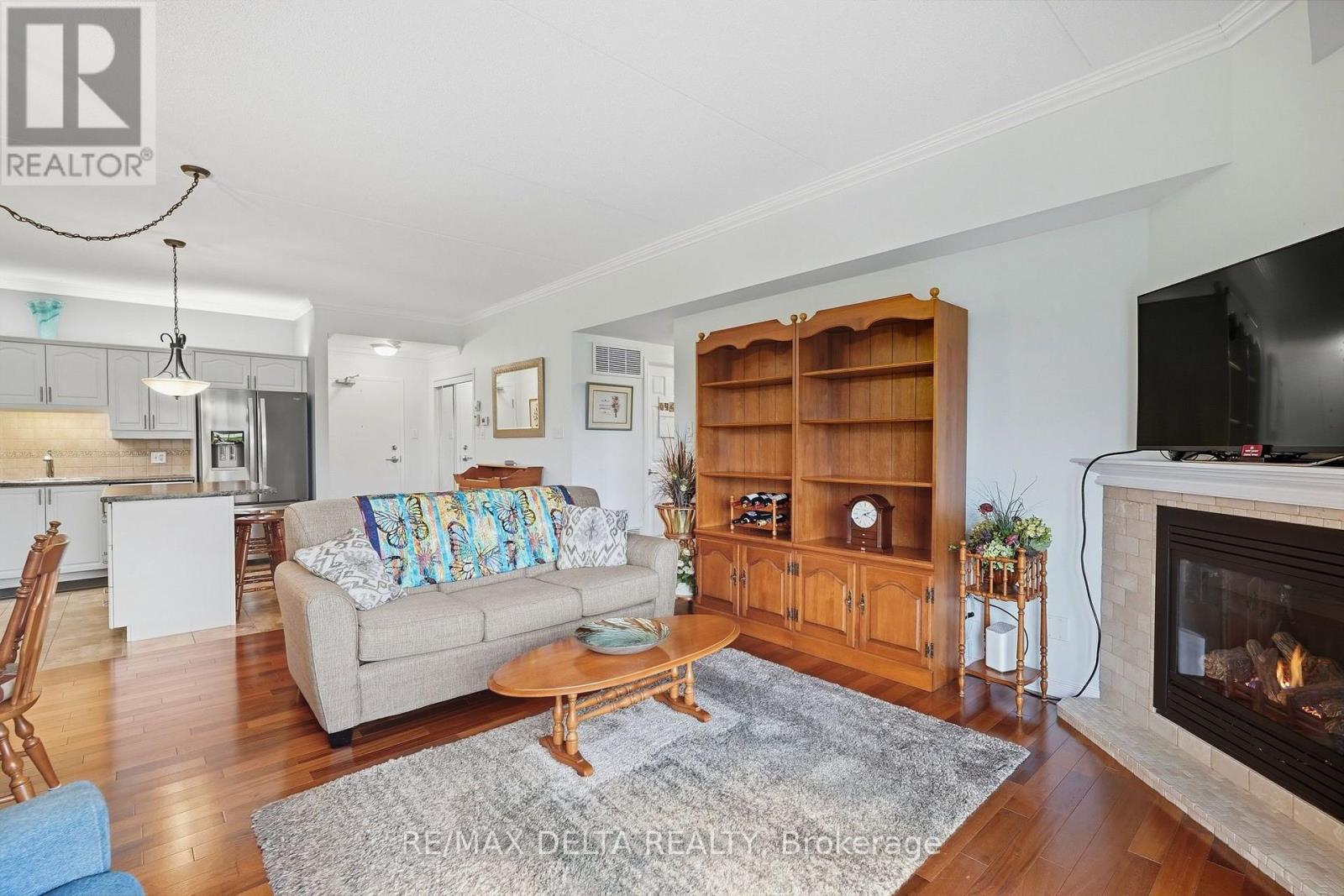 2360 Albert Street — photo 14