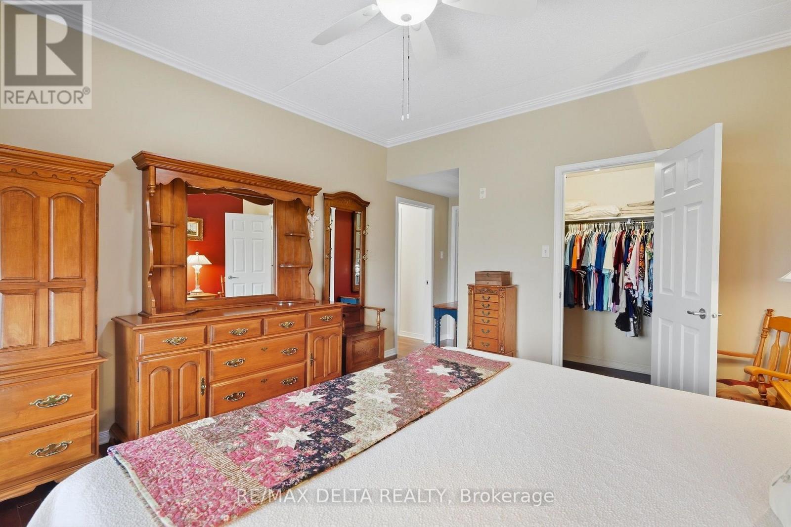 2360 Albert Street — photo 20