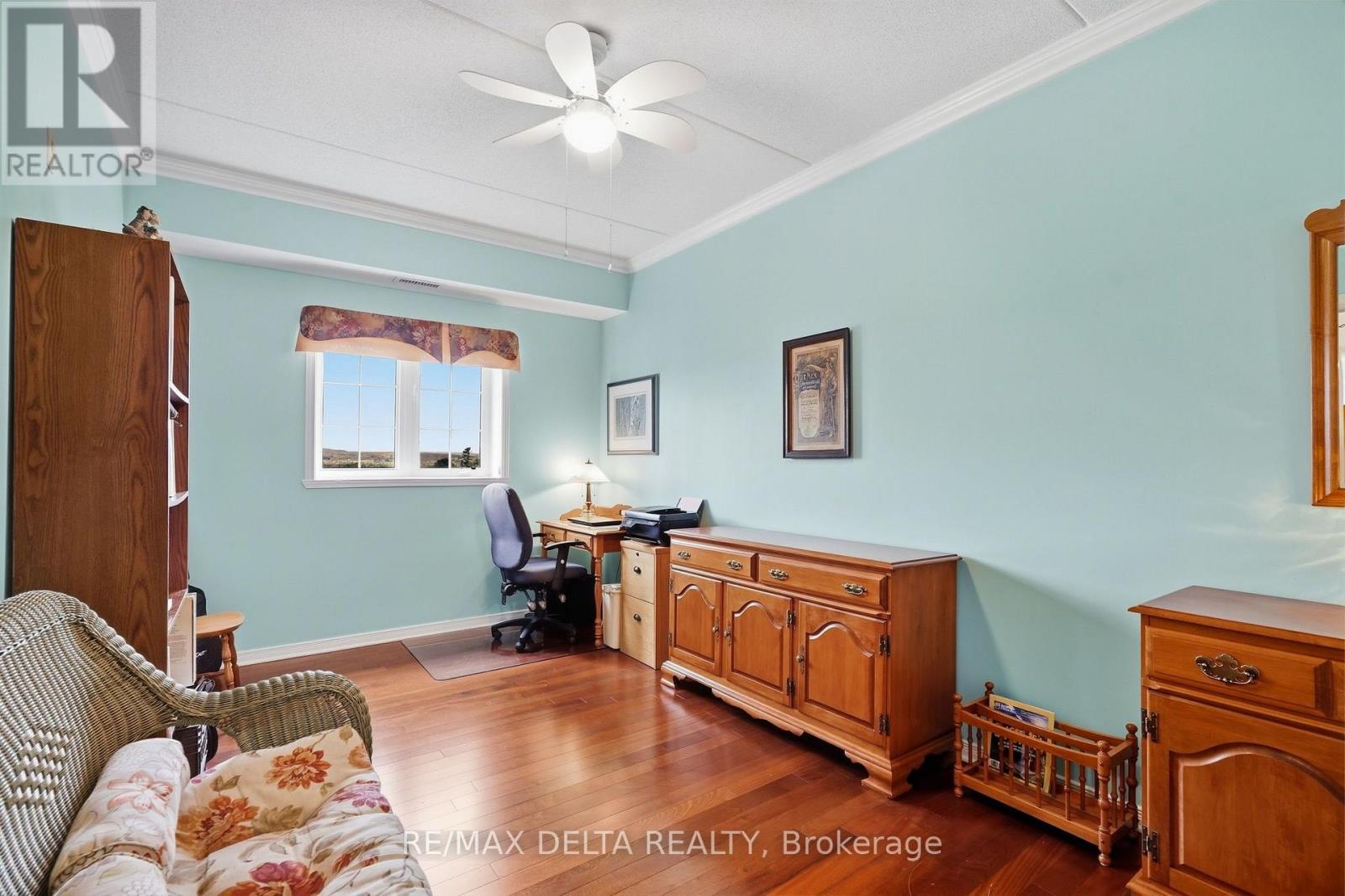 2360 Albert Street — photo 25