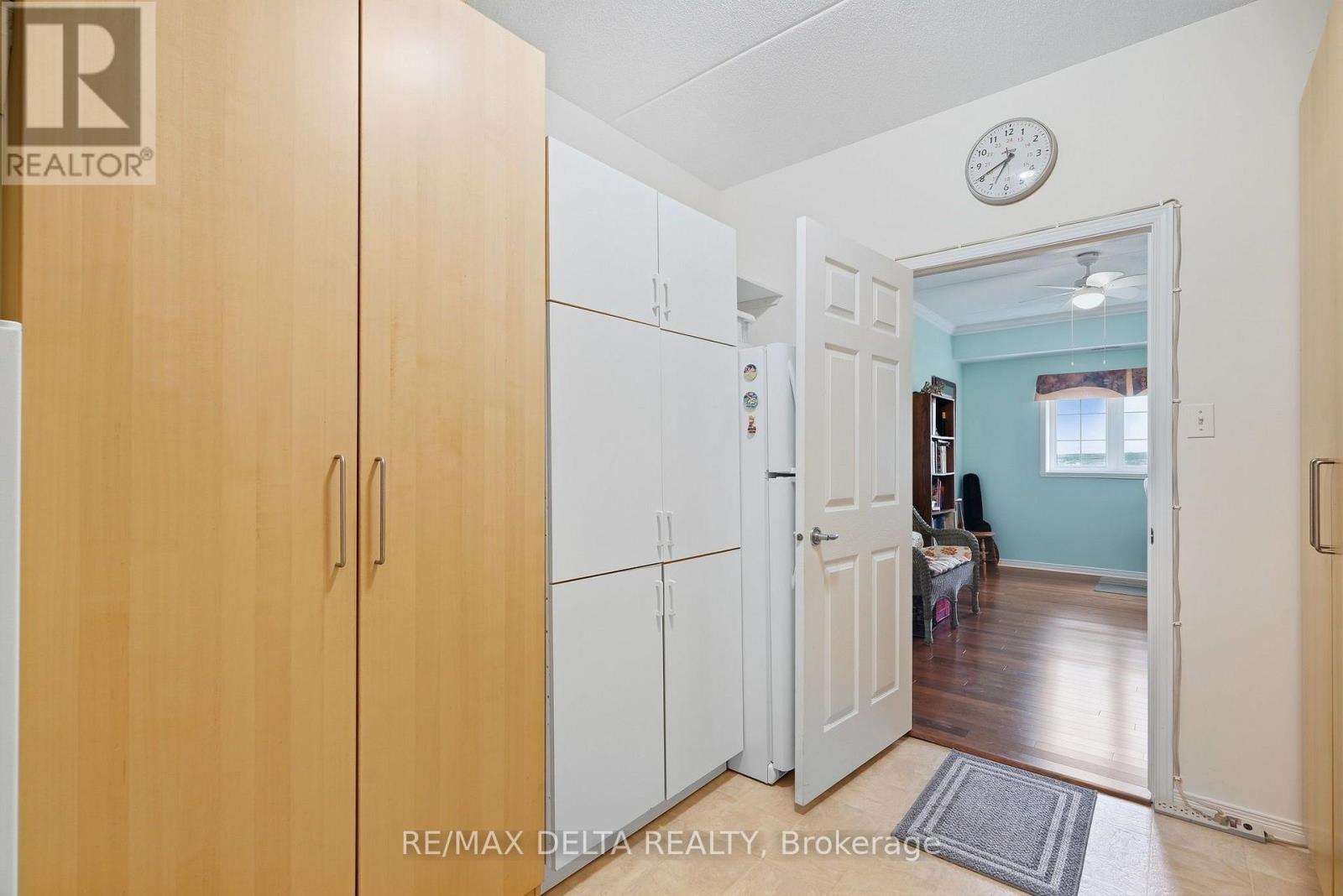 2360 Albert Street — photo 28