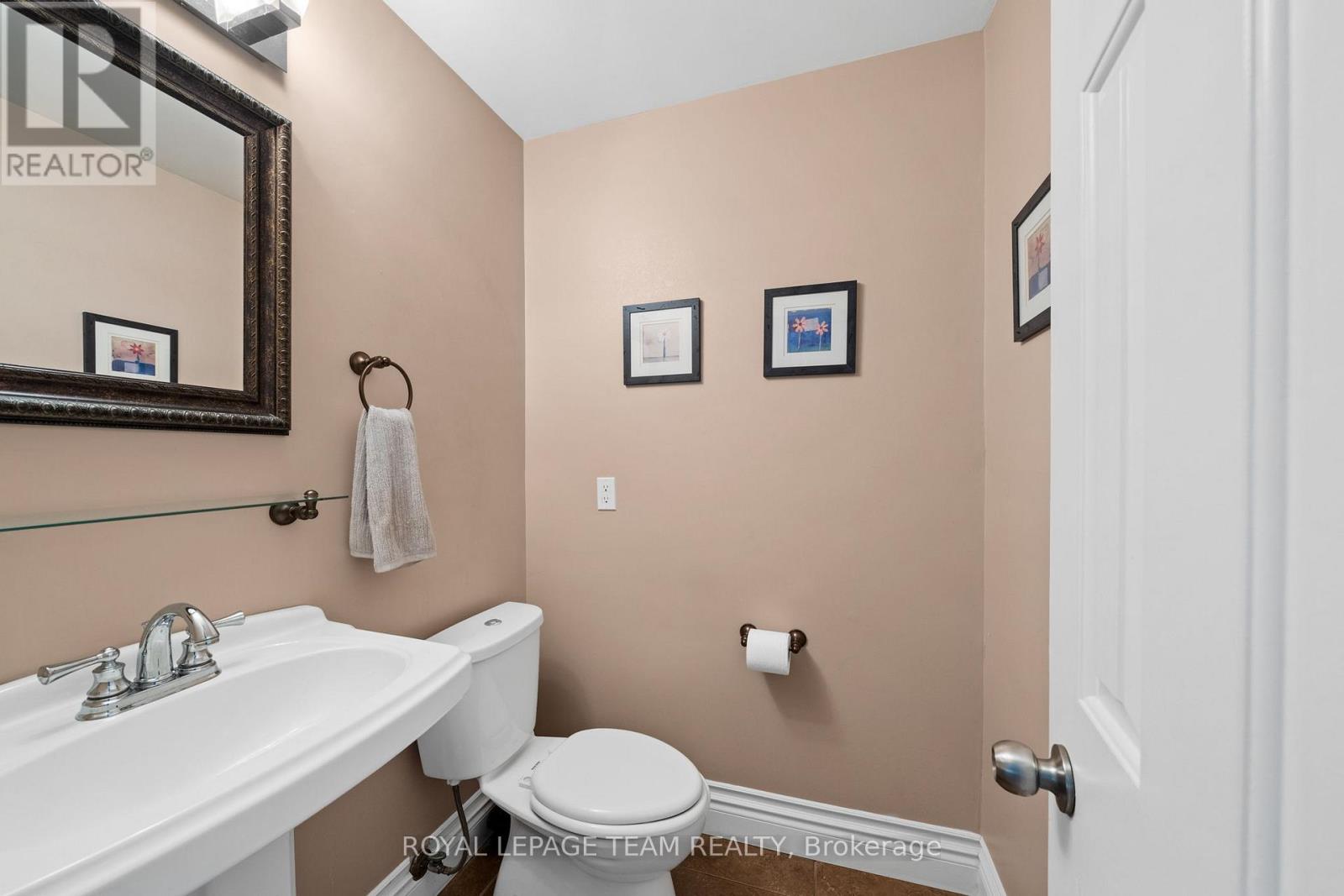 1366 Cornfield Crescent — photo 26