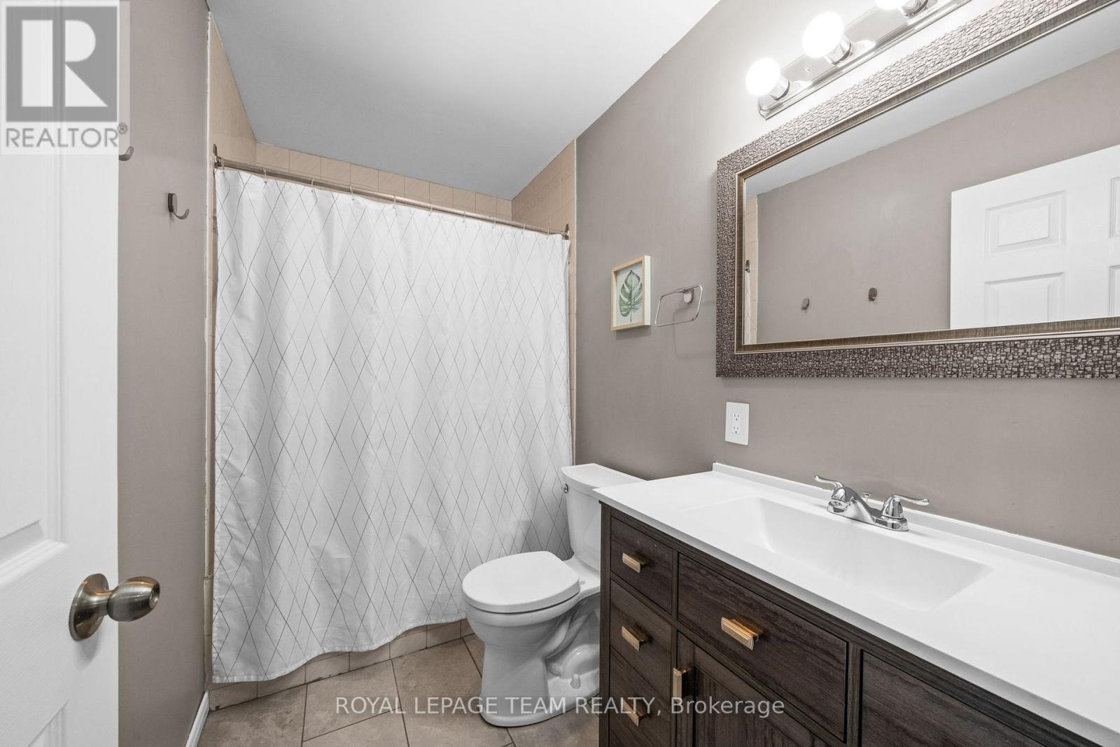 1366 Cornfield Crescent — photo 34