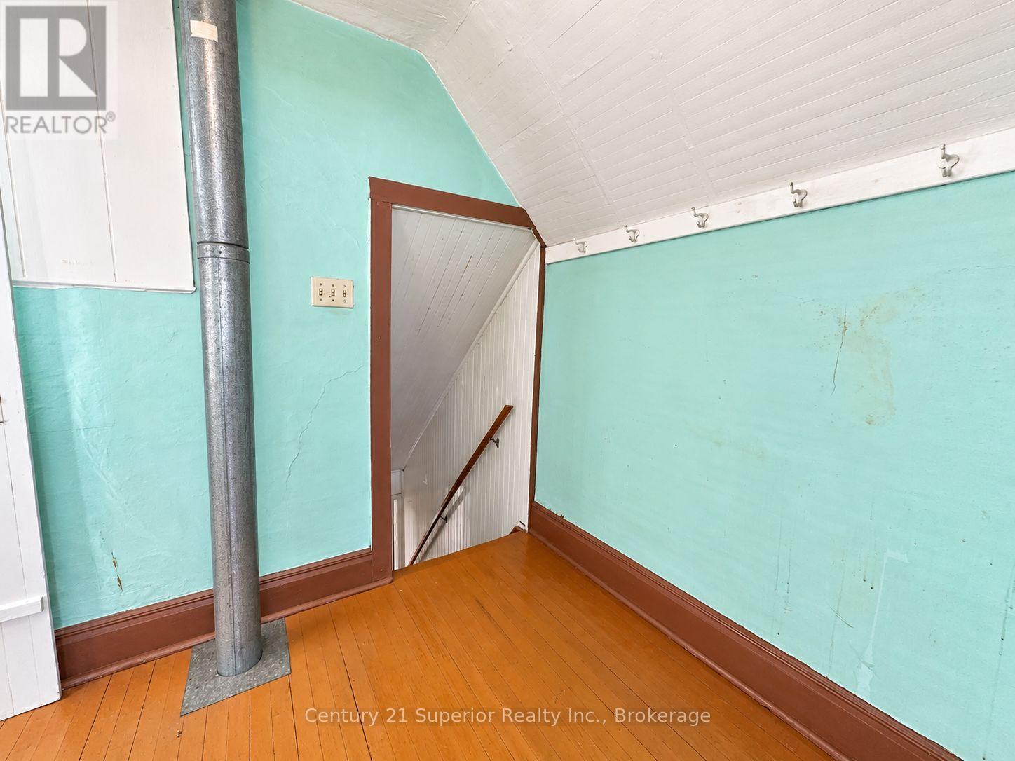 531 Mctavish Street — photo 22