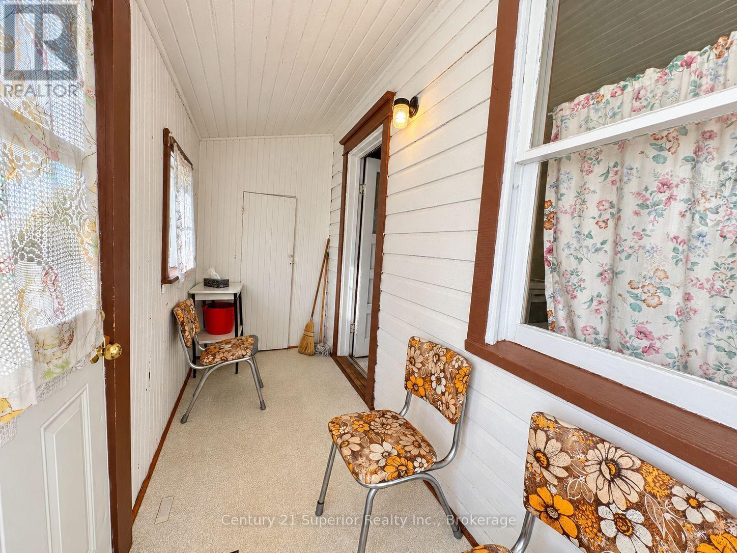 531 Mctavish Street — photo 33