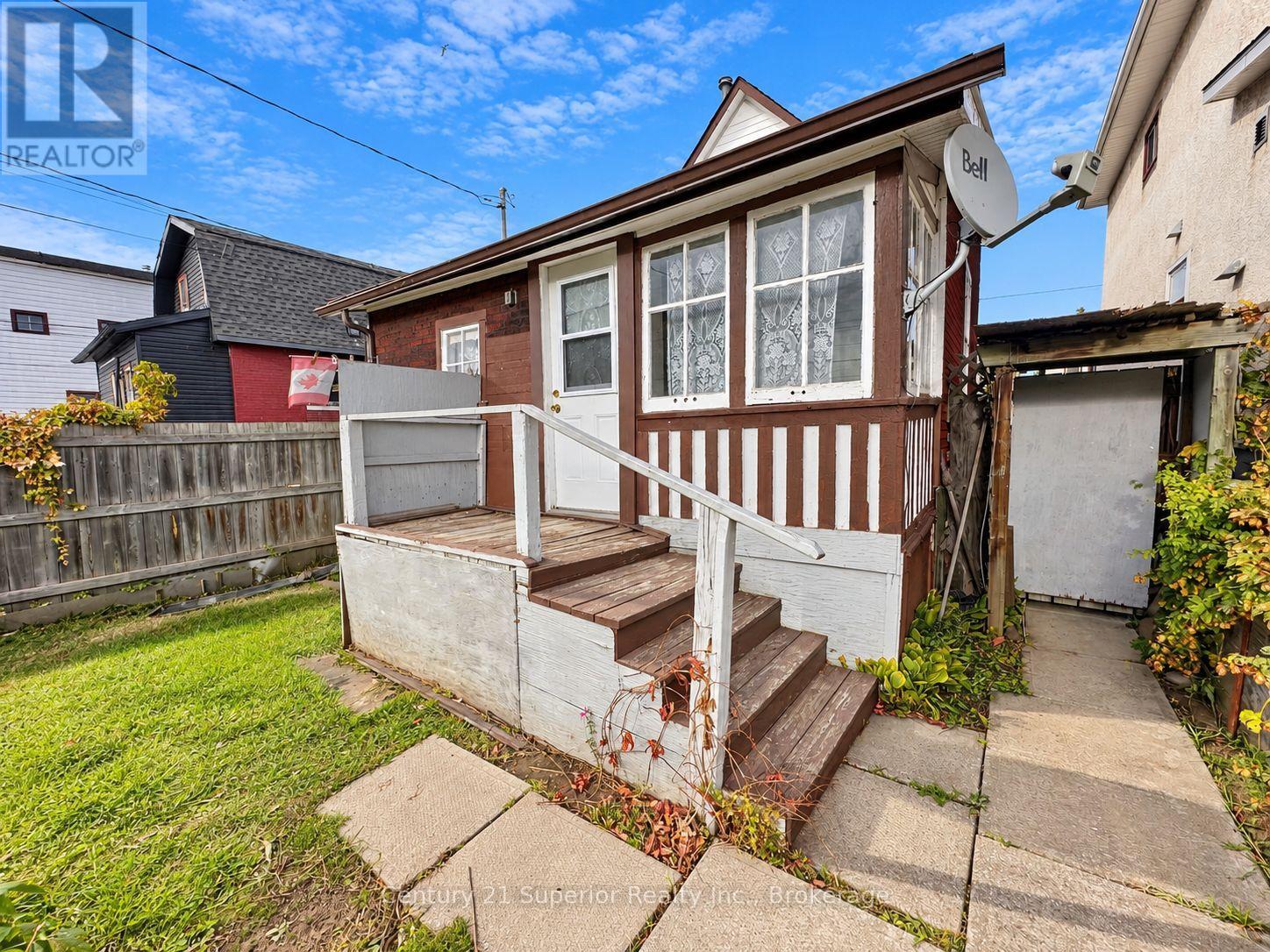 531 Mctavish Street — photo 35