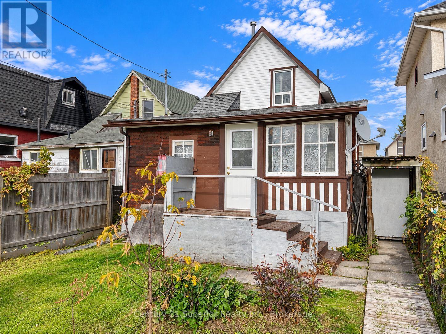 531 Mctavish Street — photo 36