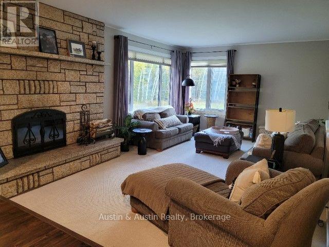 257 MCMILLAN CRESCENT - 7