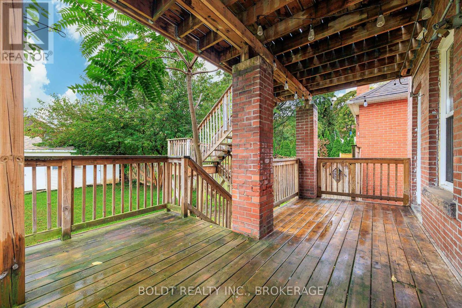 209 Rosslyn Avenue South — photo 33