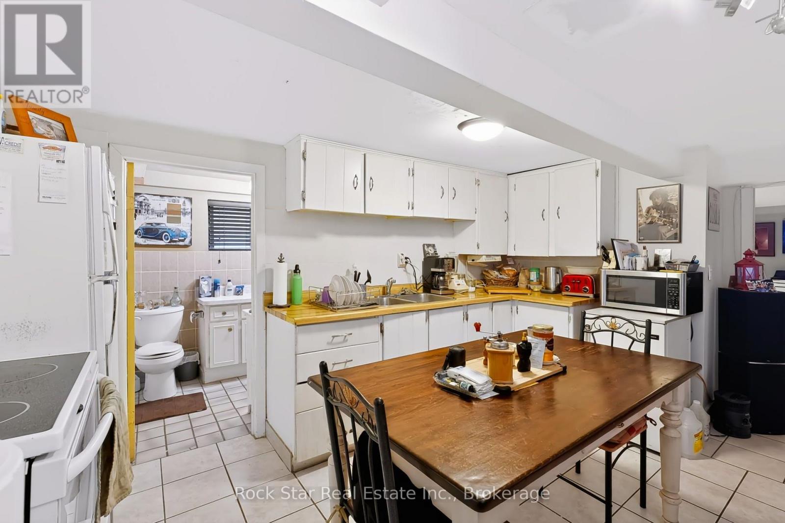 1162 Northmount Avenue — photo 19