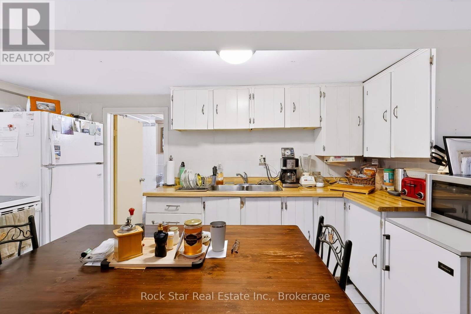 1162 Northmount Avenue — photo 20