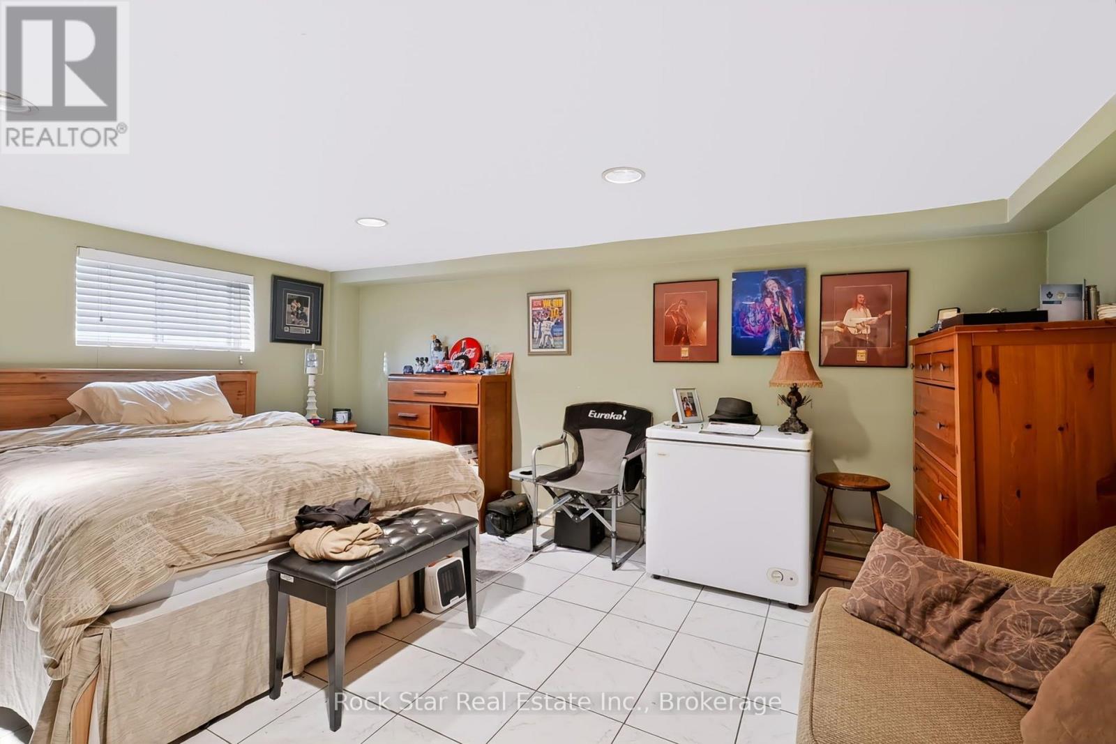1162 Northmount Avenue — photo 21