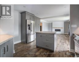Upper - 17 West 21st Street, Hamilton, ON L9C4M3 Photo 14
