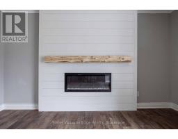 Upper - 17 West 21st Street, Hamilton, ON L9C4M3 Photo 8