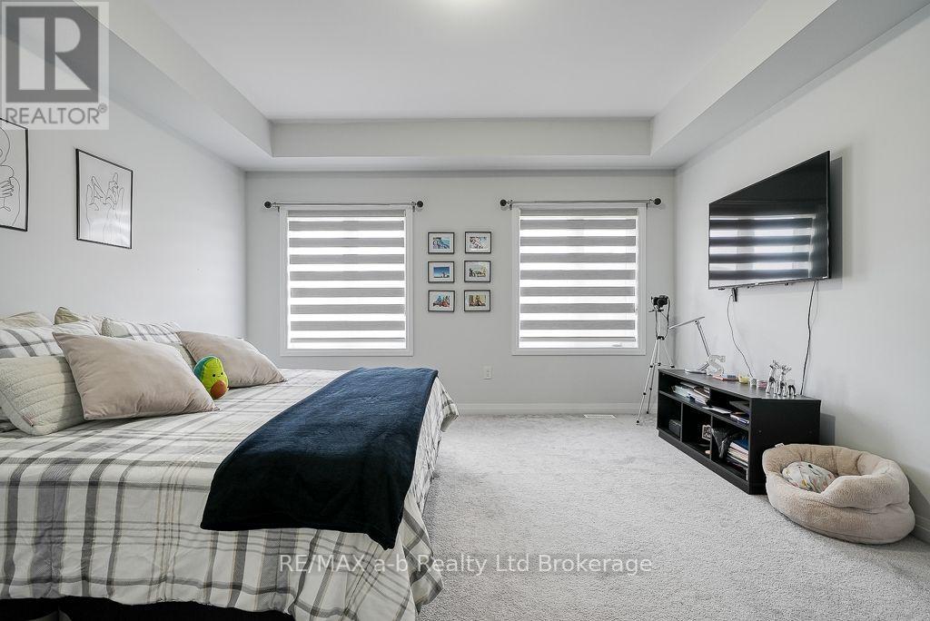 1137 Edinburgh Drive — photo 27