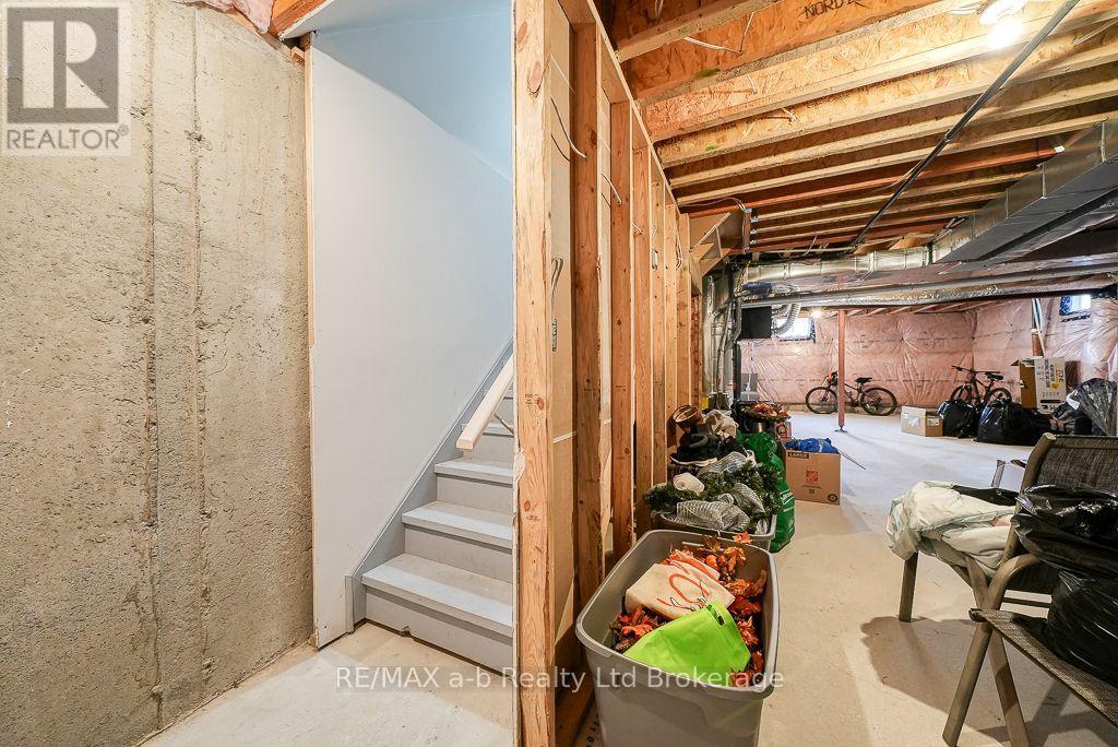 1137 Edinburgh Drive — photo 32