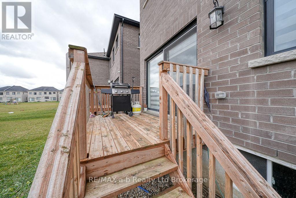 1137 Edinburgh Drive — photo 36