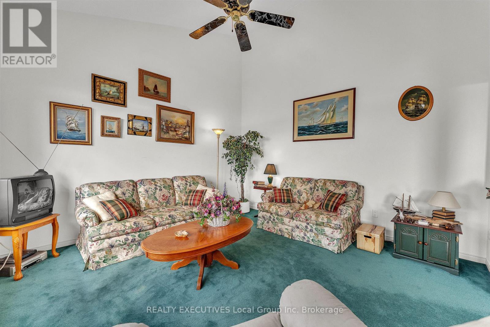 685 MAIN STREET S - 28