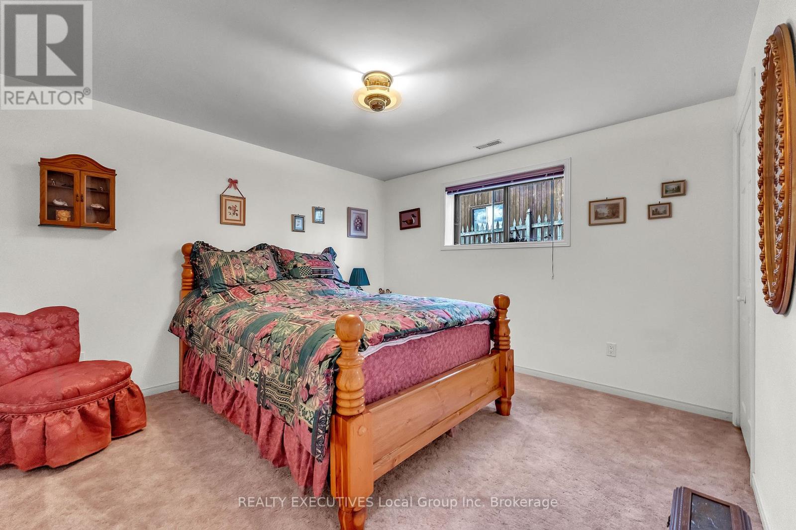 685 MAIN STREET S - 42