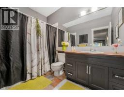 665 East Lakeview Road, Chestermere, AB T1X1B1 Photo 33